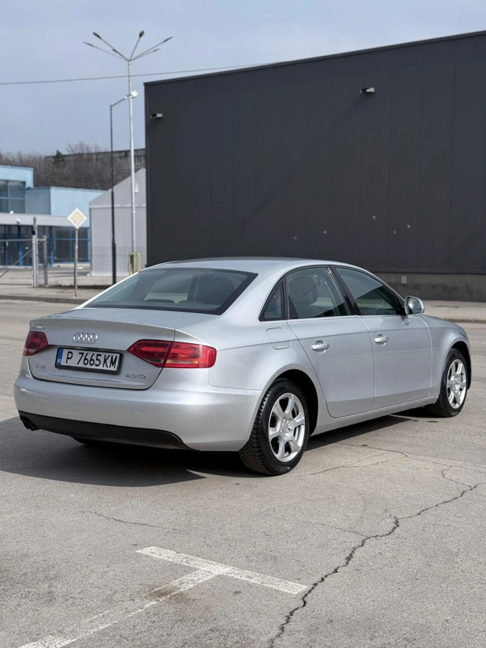 Audi A4 2.0TDI/6 СКОРОСТИ/КЛИМАТРОНИК/ПОДГРЕВ/2 КЛЮЧА ! ! - изображение 4