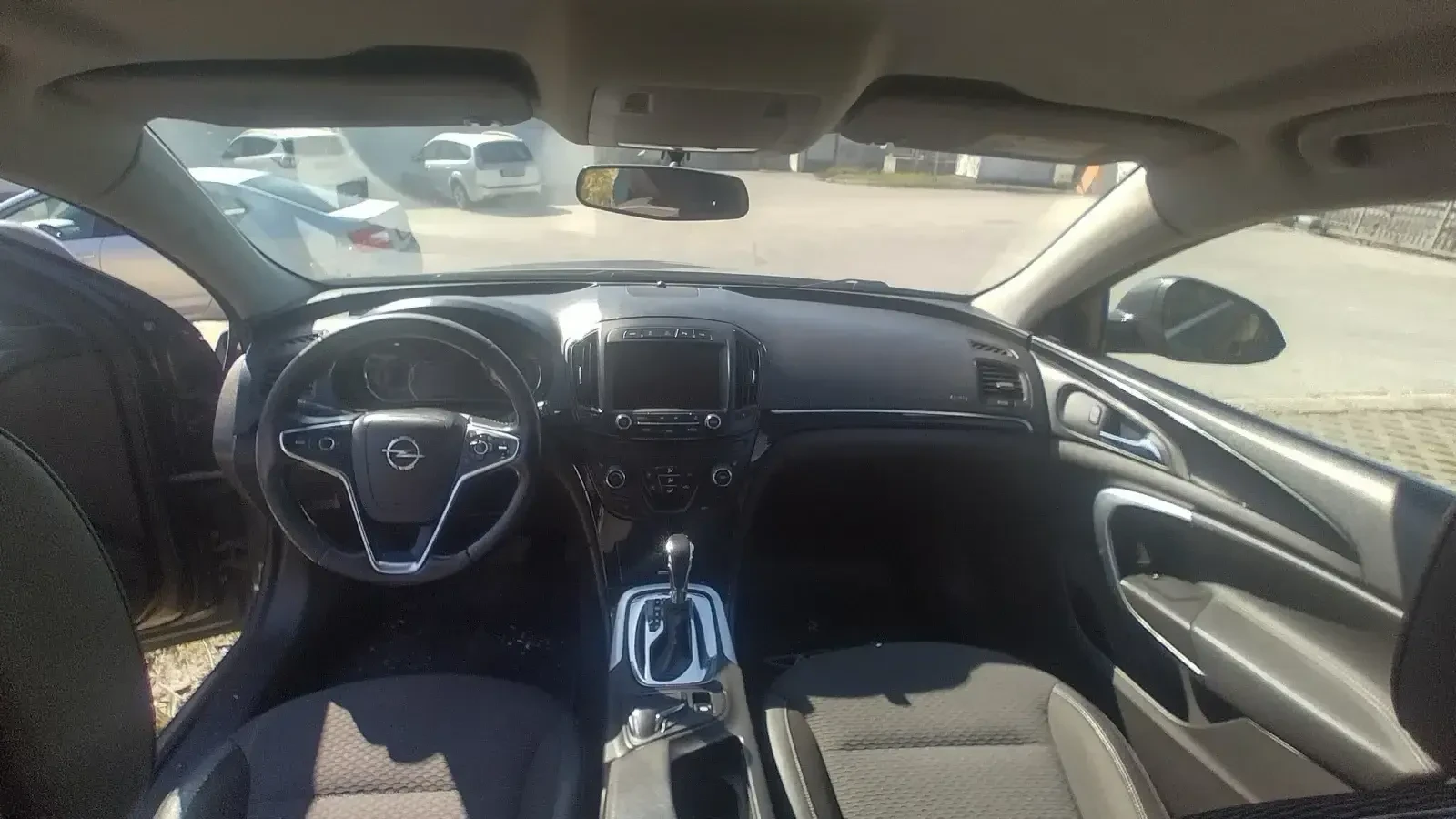 Opel Insignia Sport Tourer SW, снимка 6 - Автомобили и джипове - 54108638