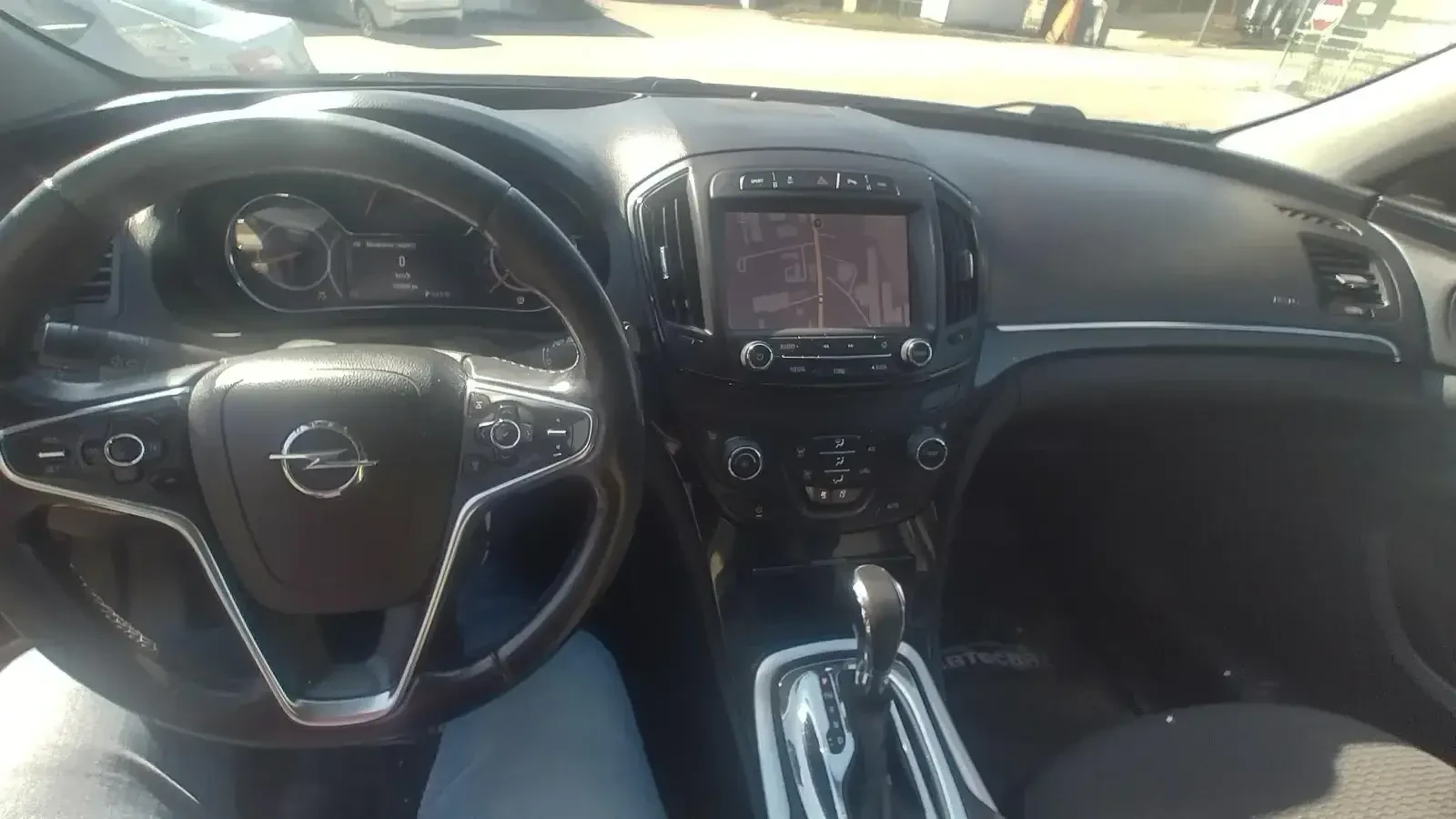 Opel Insignia Sport Tourer SW, снимка 4 - Автомобили и джипове - 54108638