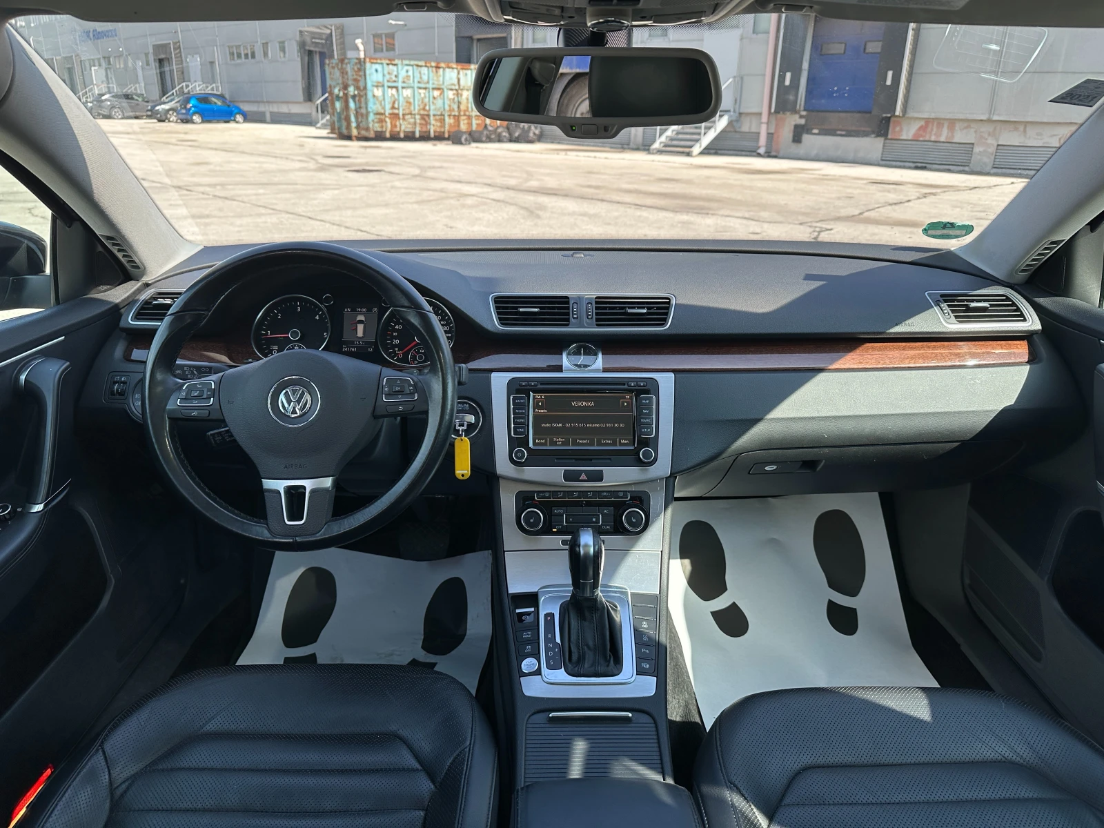 VW Passat 2.0 TDI Highline, снимка 10 - Автомобили и джипове - 54275928