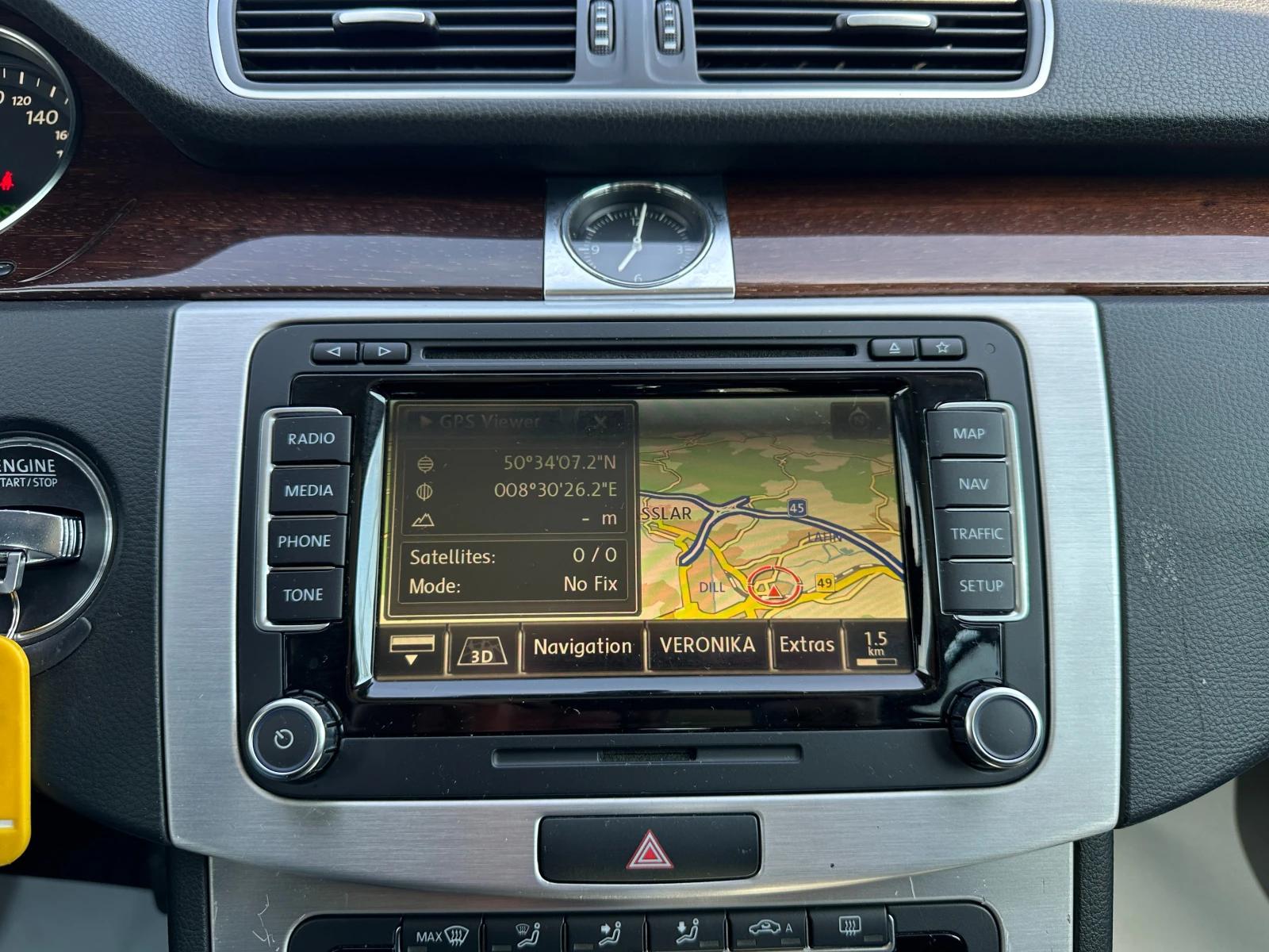 VW Passat 2.0 TDI Highline, снимка 15 - Автомобили и джипове - 54275928