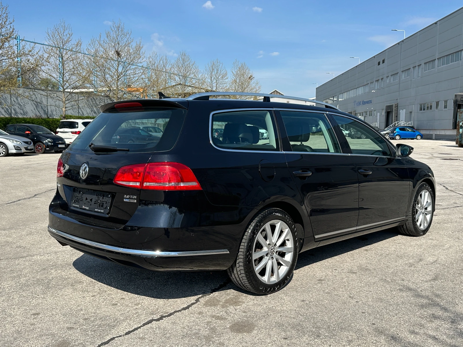 VW Passat 2.0 TDI Highline, снимка 4 - Автомобили и джипове - 54275928