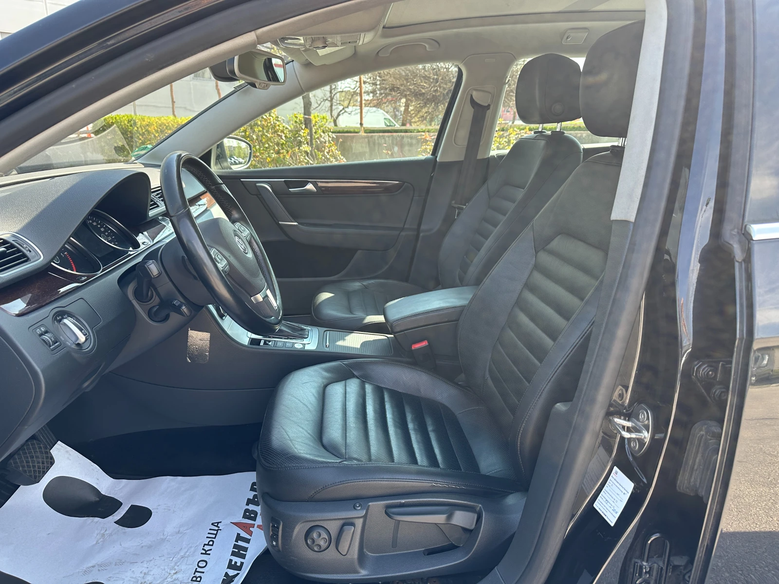 VW Passat 2.0 TDI Highline, снимка 8 - Автомобили и джипове - 54275928