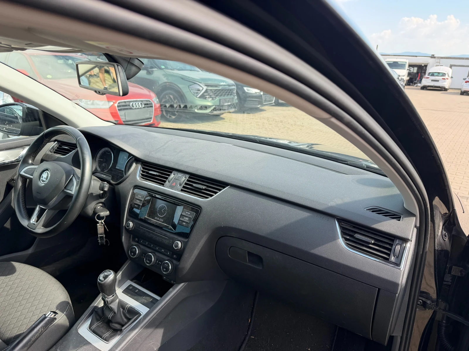 Skoda Octavia 1.6TDI NAVI EURO 6, снимка 10 - Автомобили и джипове - 55116188