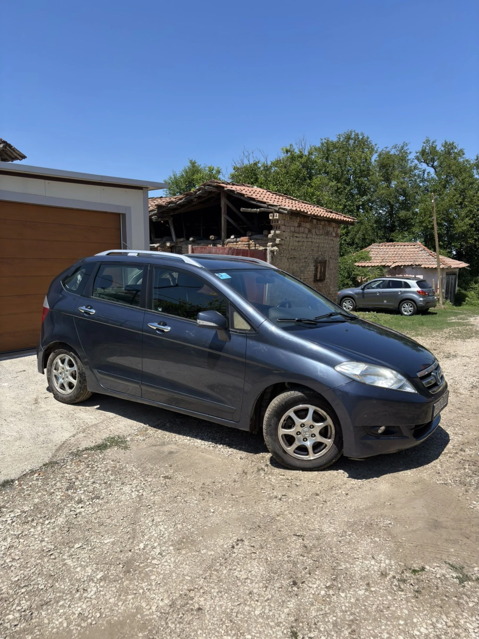 Honda Fr-v 1.7, снимка 2 - Автомобили и джипове - 55242448