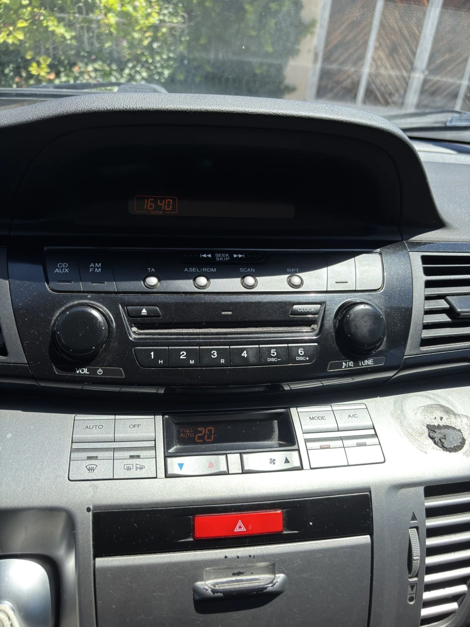 Honda Fr-v 1.7, снимка 9 - Автомобили и джипове - 55242448