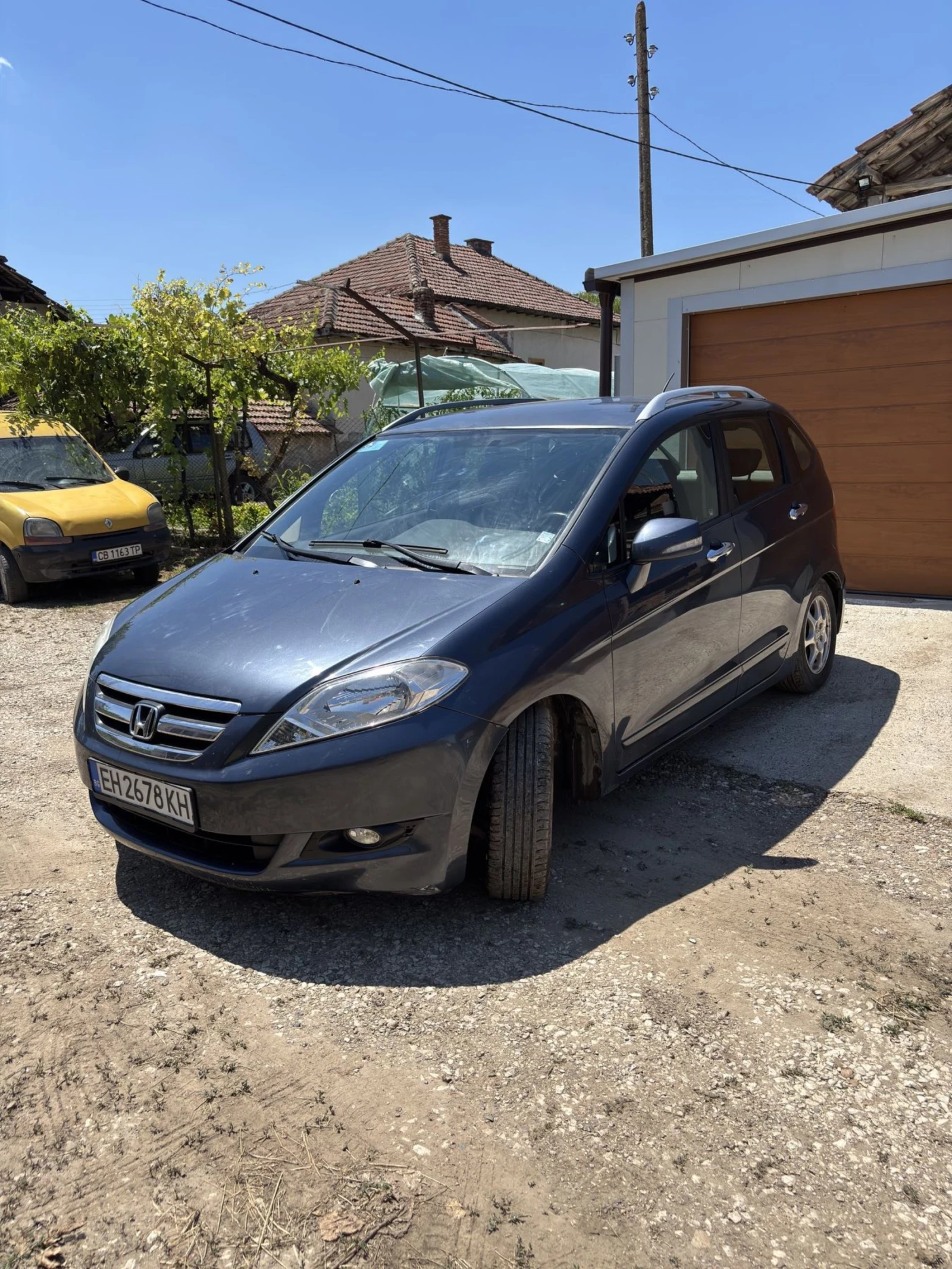 Honda Fr-v 1.7, снимка 3 - Автомобили и джипове - 55242448