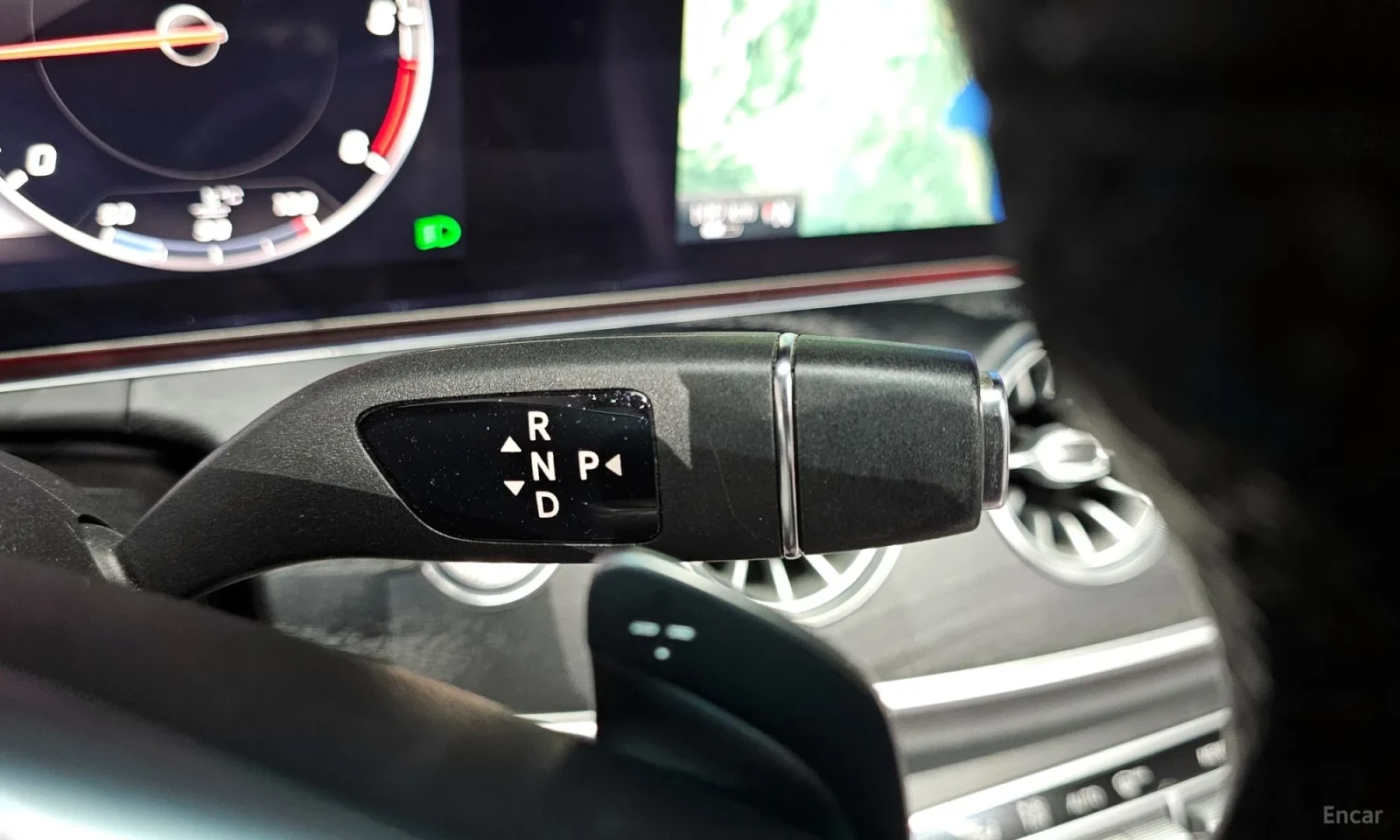 Mercedes-Benz E 220, снимка 9 - Автомобили и джипове - 55263877