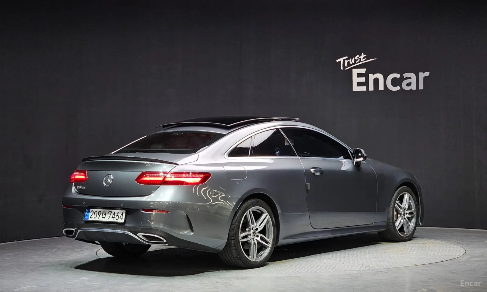 Mercedes-Benz E 220, снимка 2 - Автомобили и джипове - 55263877