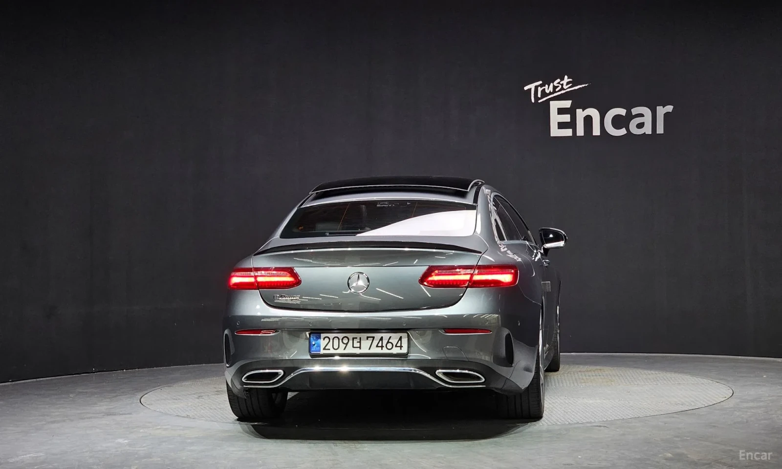 Mercedes-Benz E 220, снимка 4 - Автомобили и джипове - 55263877