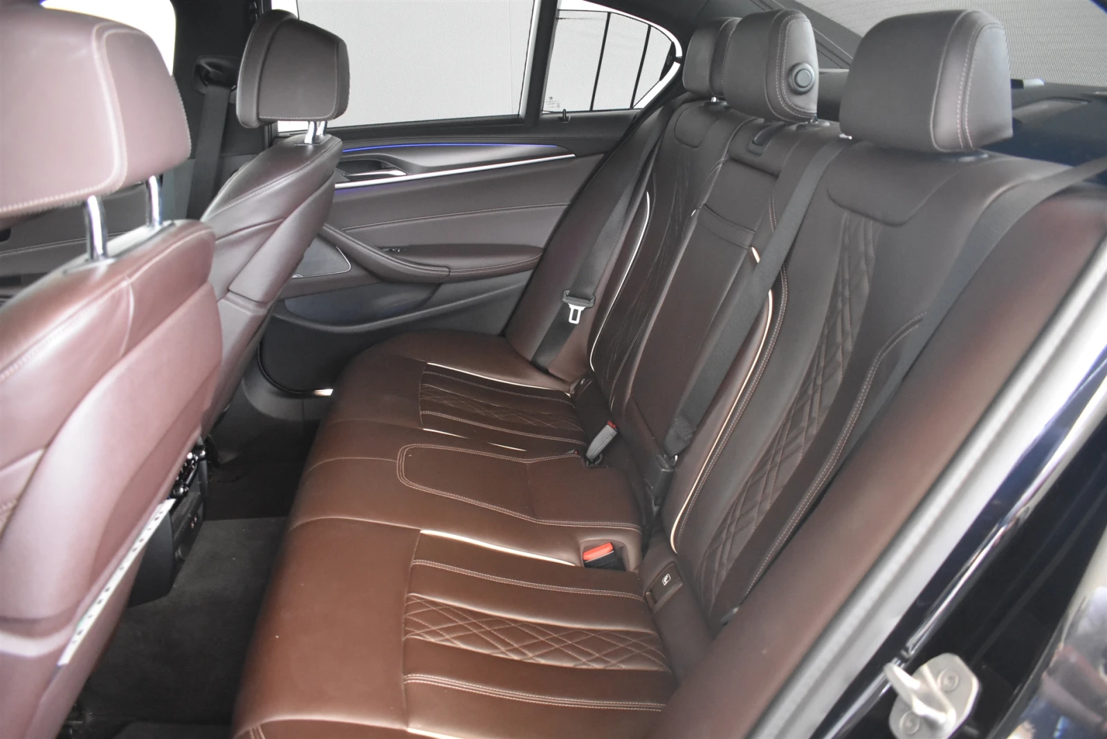 BMW 540 xDrive Sedan, снимка 11 - Автомобили и джипове - 55651221