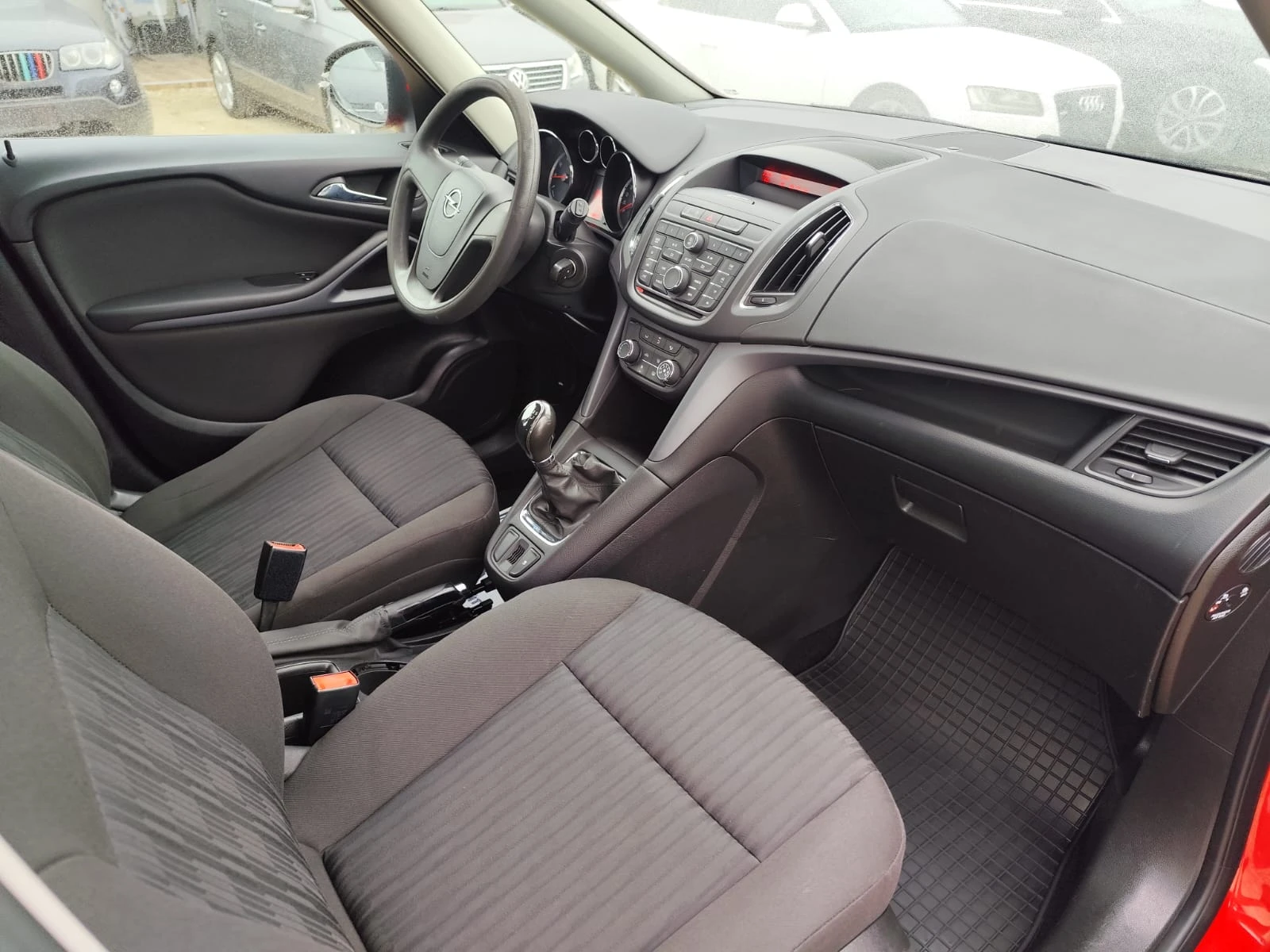 Opel Zafira 1.8 бензин, снимка 12 - Автомобили и джипове - 55852035