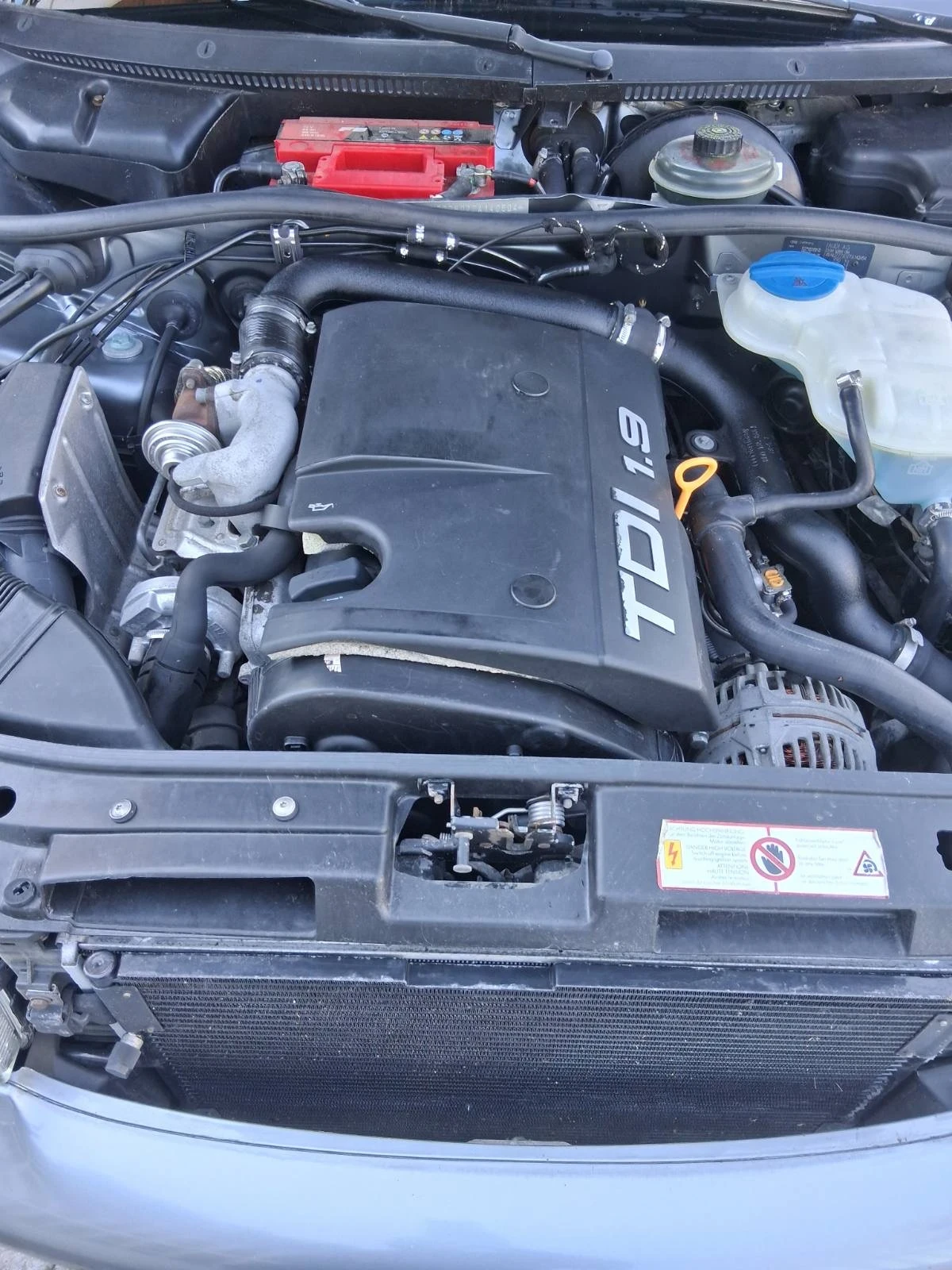 Audi A4 1.9 TDI 90PS КЛИМАТРОНИК , снимка 8 - Автомобили и джипове - 55883325