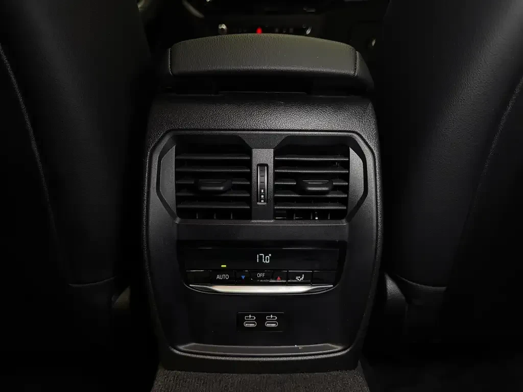 BMW 330 i xDrive M Sport | HUD | Harman/Kardon | 360 , снимка 9 - Автомобили и джипове - 56075118