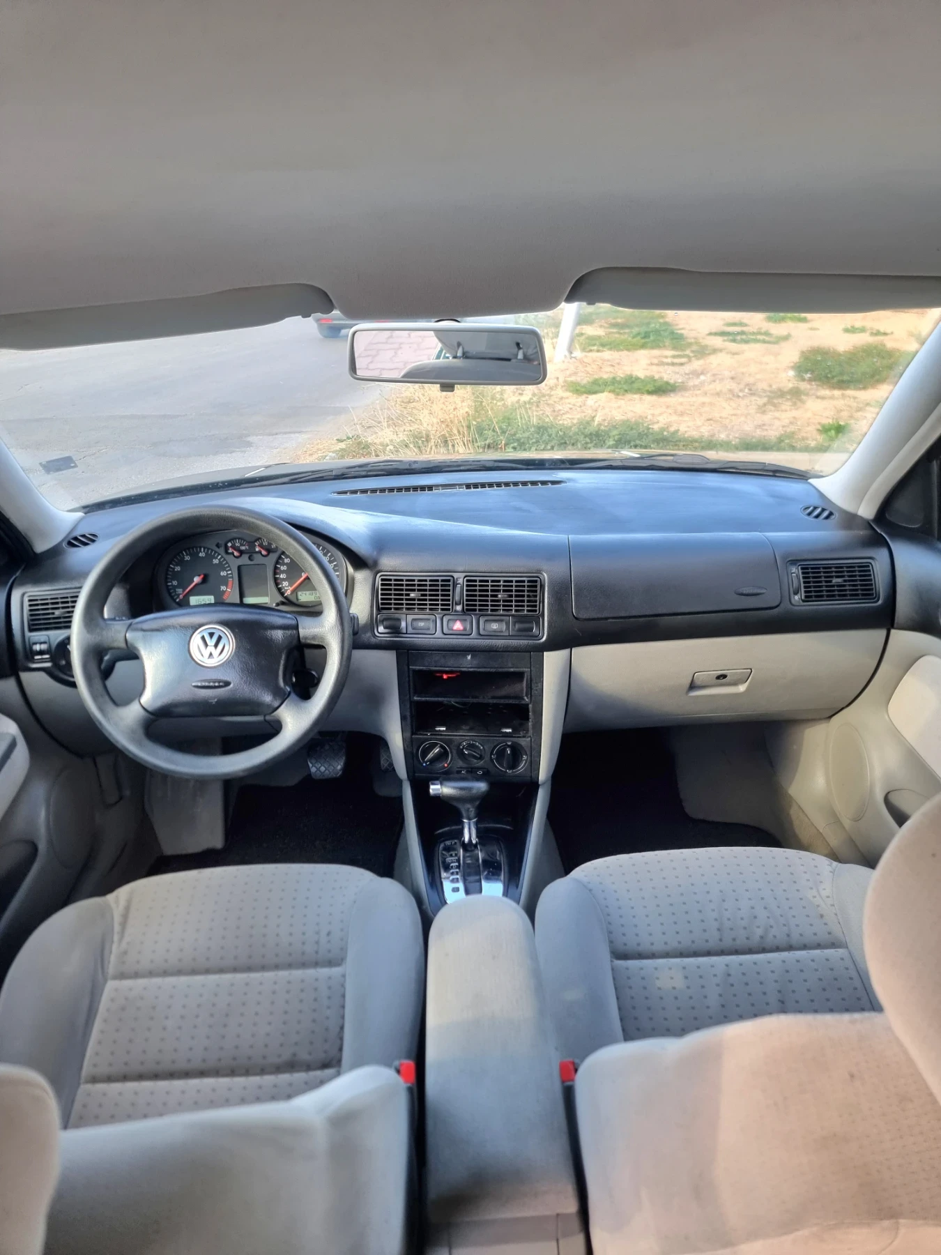VW Golf 1.6, снимка 16 - Автомобили и джипове - 56336801