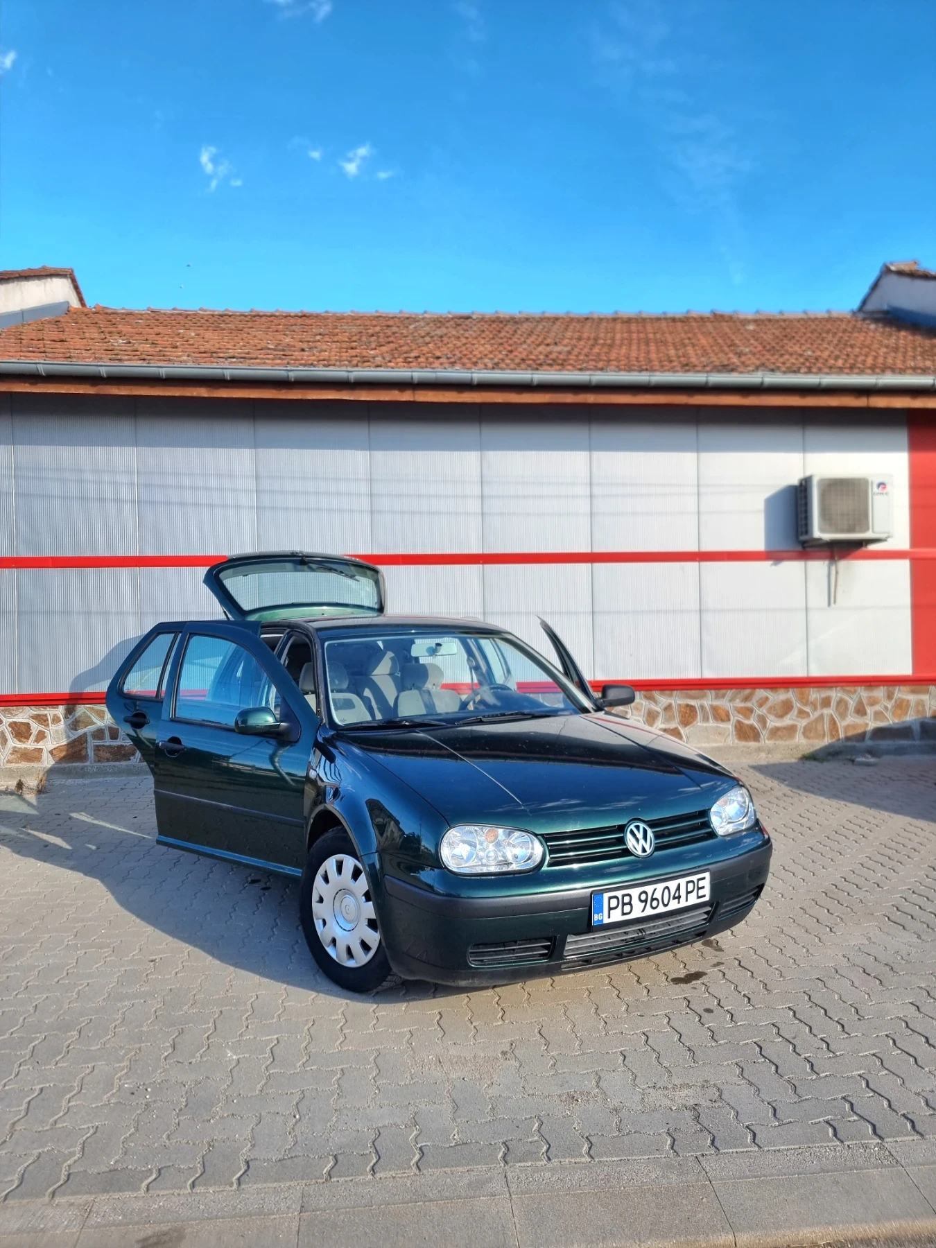 VW Golf 1.6, снимка 2 - Автомобили и джипове - 56336801