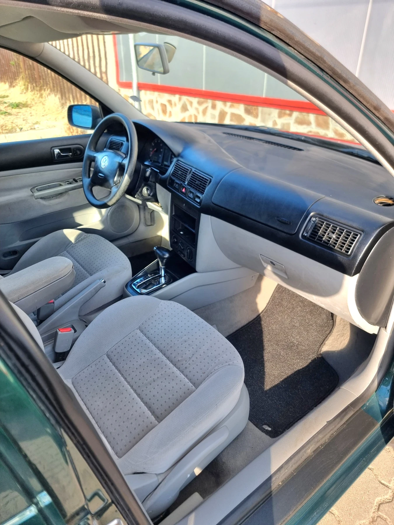 VW Golf 1.6, снимка 13 - Автомобили и джипове - 56336801