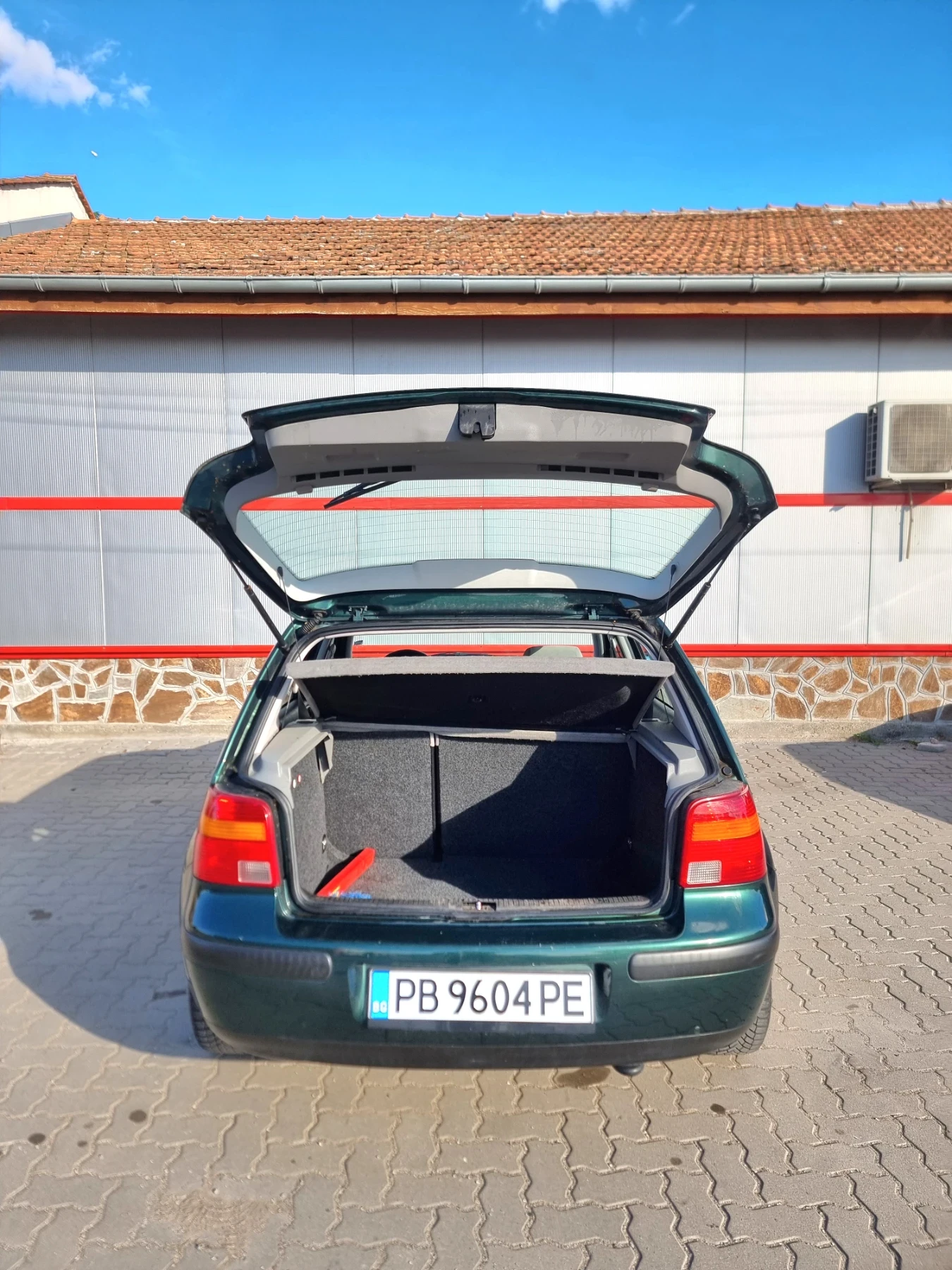 VW Golf 1.6, снимка 11 - Автомобили и джипове - 56336801