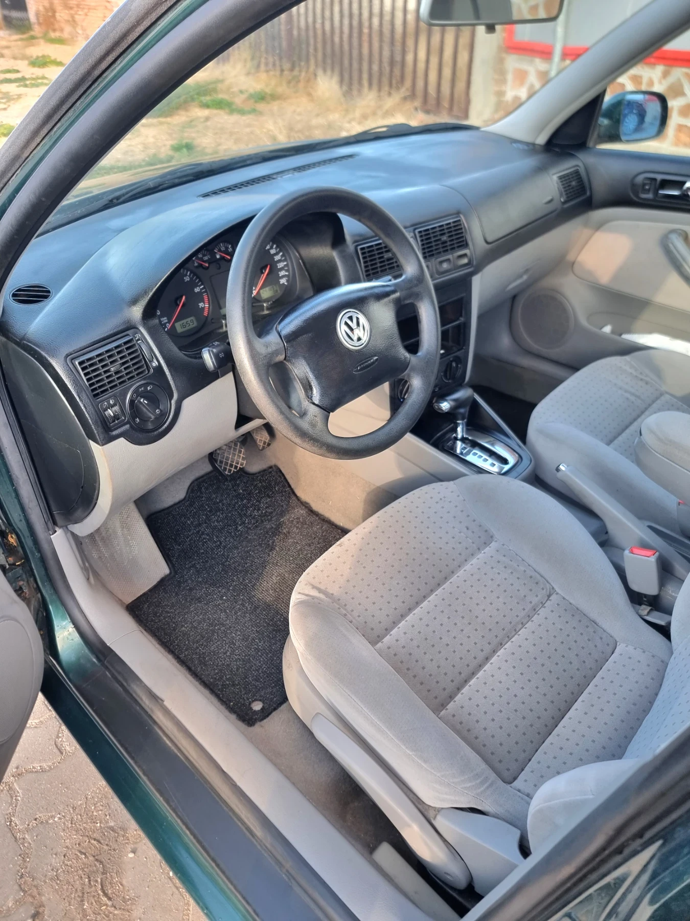 VW Golf 1.6, снимка 15 - Автомобили и джипове - 56336801