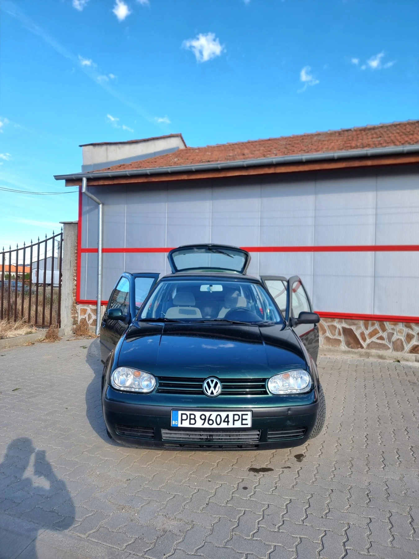 VW Golf 1.6, снимка 3 - Автомобили и джипове - 56336801