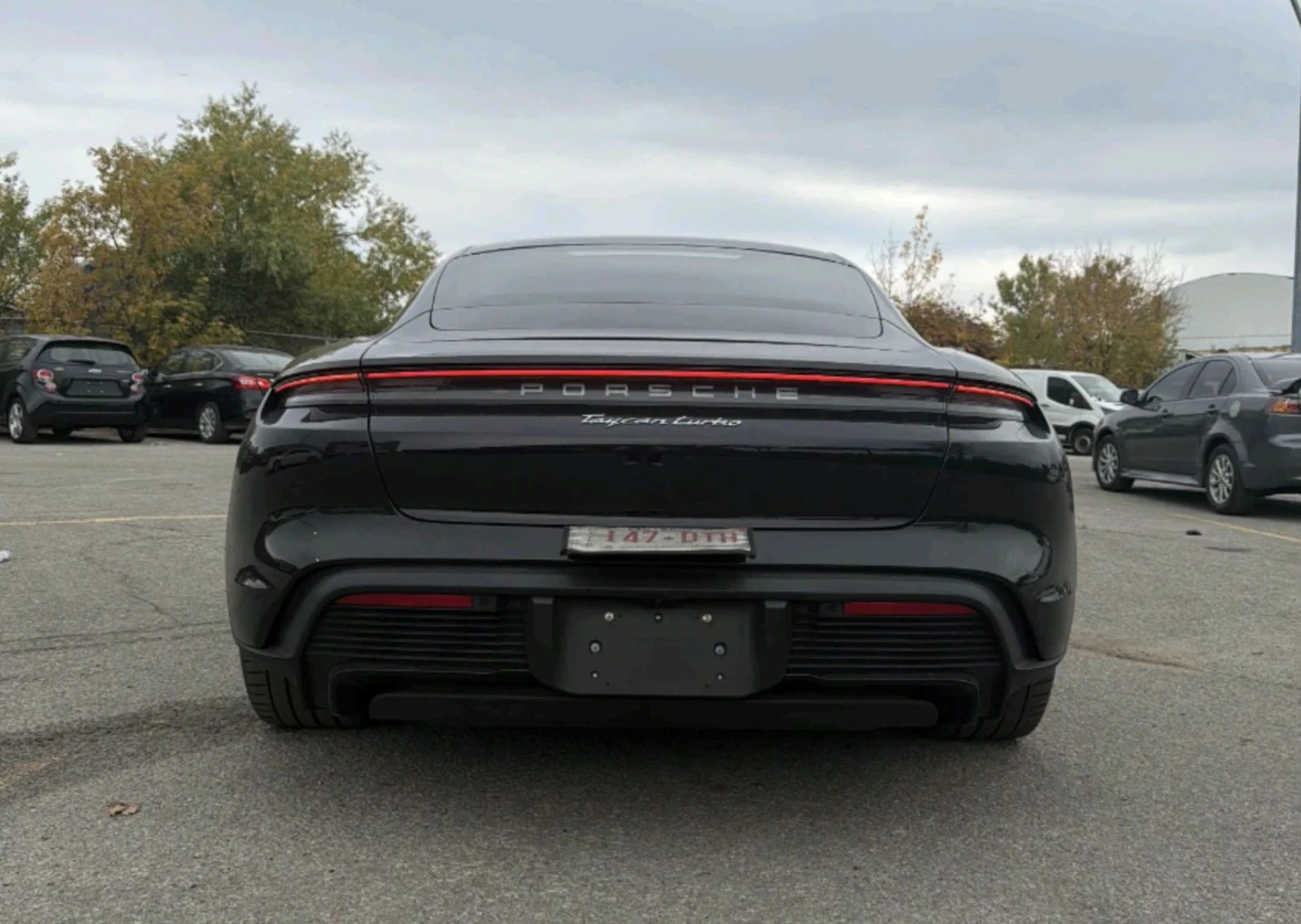 Porsche Taycan, снимка 2 - Автомобили и джипове - 56690435