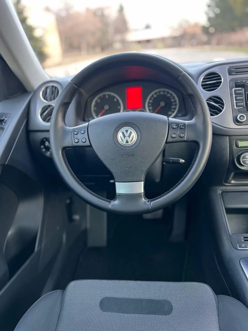 VW Tiguan 4x4/ПАНОРАМА/DSG/ПОДГРЕВ, снимка 12 - Автомобили и джипове - 48839032