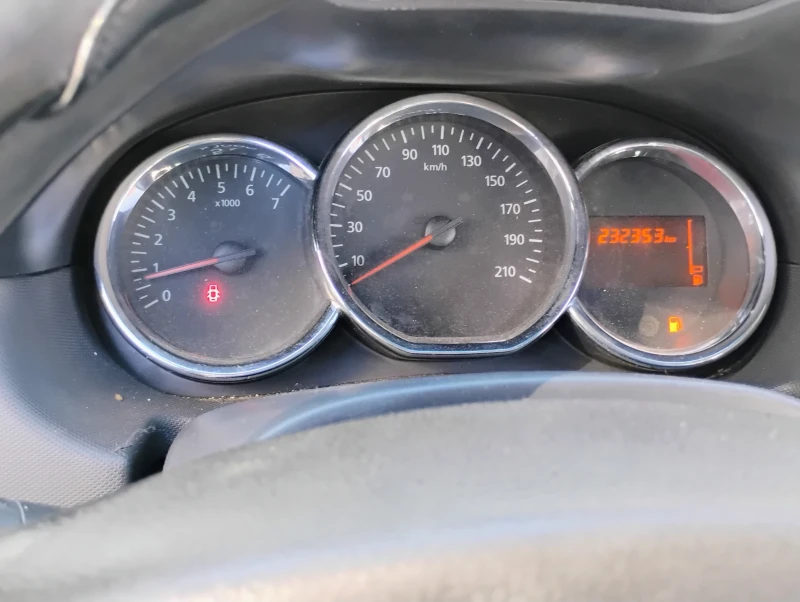 Dacia Duster, снимка 5 - Автомобили и джипове - 52434132