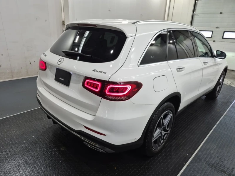 Mercedes-Benz GLC 300 2022 * CARFAX * БЕЗ ПЪРВОНАЧАЛНА ВНОСКА, снимка 4 - Автомобили и джипове - 52940732