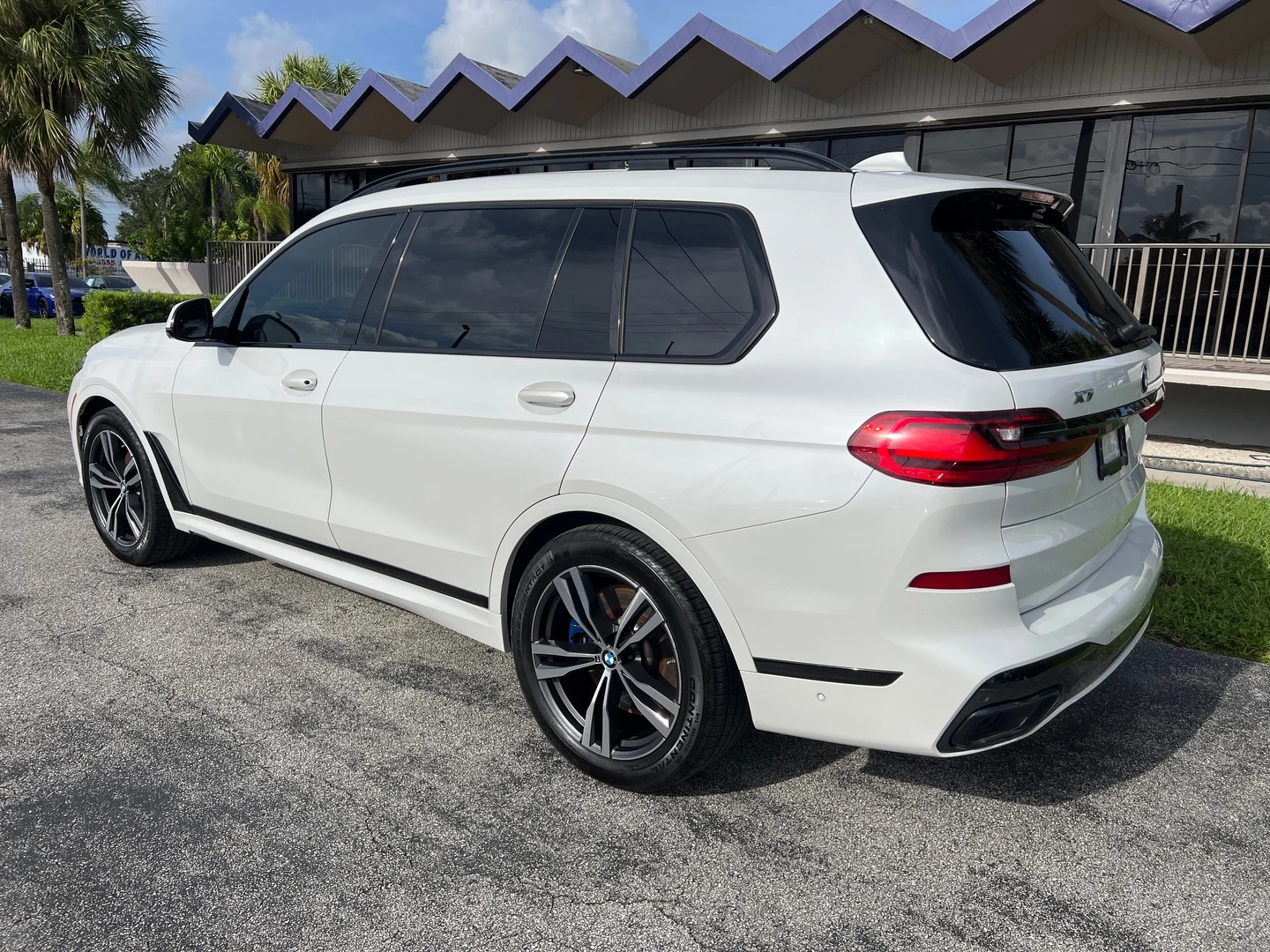 BMW X7 M50i Sports 4.4L DOHC 32 Valve V8 Twin Turbo - изображение 6