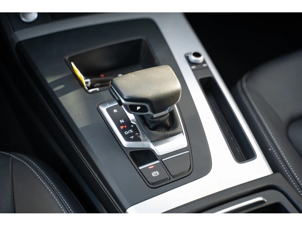 Audi Q5 Progressiv 45 TFSI S-Line| Panorama| Ambient, снимка 12 - Автомобили и джипове - 54256384