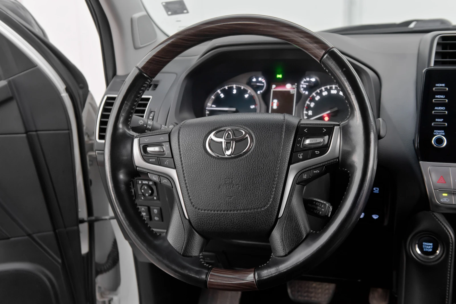 Toyota Land cruiser 2021, снимка 13 - Автомобили и джипове - 54295010