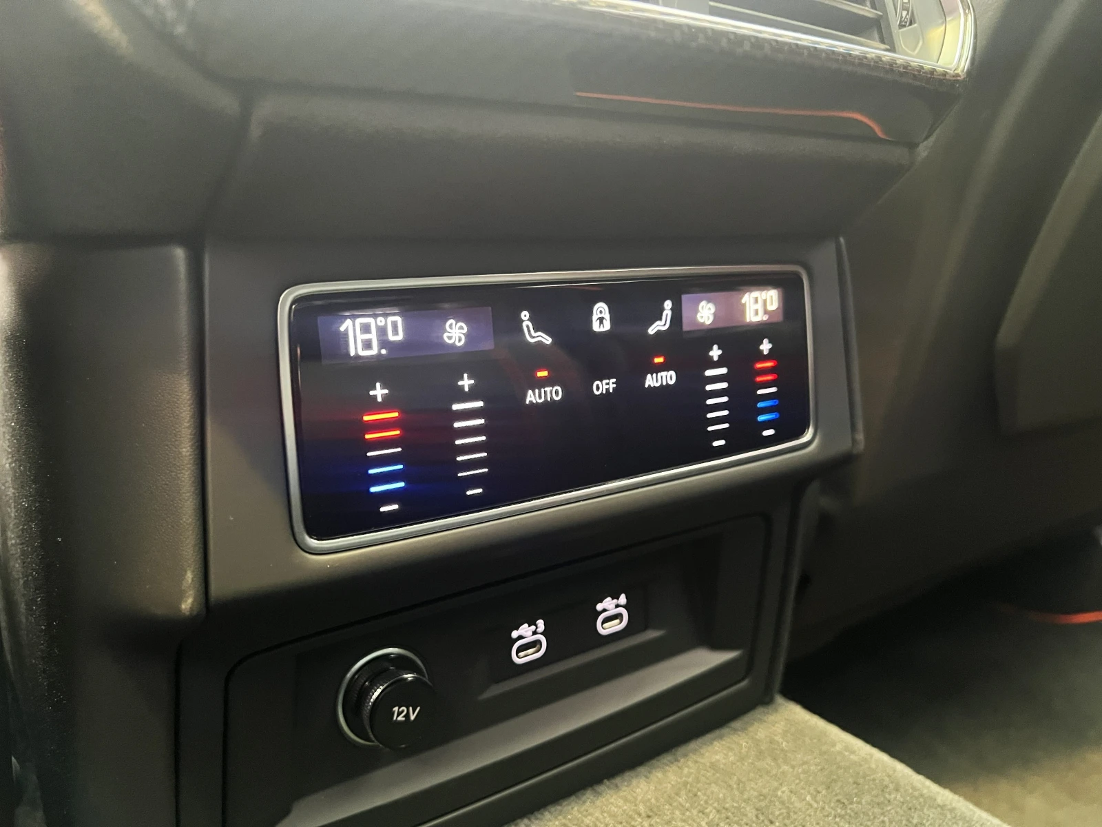 Lamborghini Urus SE / CARBON-CERAMIC / B&O / HEAD-UP/ NIGHT VISION, снимка 14 - Автомобили и джипове - 54958302