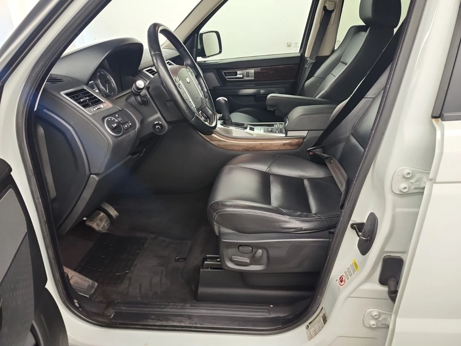Land Rover Range Rover Sport HSE, снимка 8 - Автомобили и джипове - 54992494