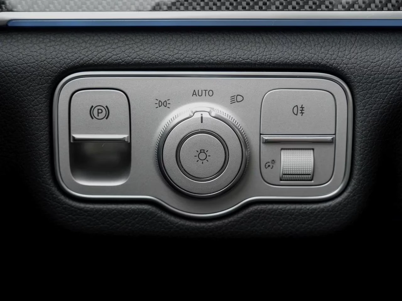 Mercedes-Benz GLS580 AMG / FACELIFT / BURM / MULTIBEAM / PANO / 360 /, снимка 9 - Автомобили и джипове - 55767055
