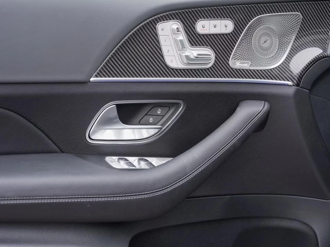 Mercedes-Benz GLS580 AMG / FACELIFT / BURM / MULTIBEAM / PANO / 360 /, снимка 7 - Автомобили и джипове - 55767055