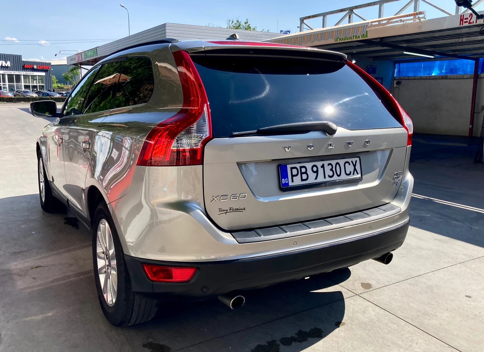 Volvo XC60 D5, снимка 3 - Автомобили и джипове - 56124585