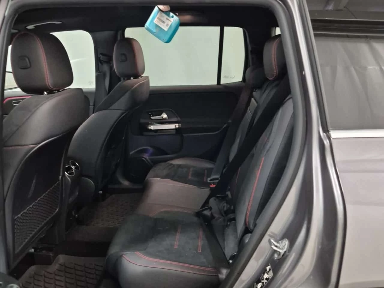 Mercedes-Benz GLB 250 * KEYLESS* ACTIVE PARK ASSIST* ПОДГРЕВ* , снимка 13 - Автомобили и джипове - 56169196