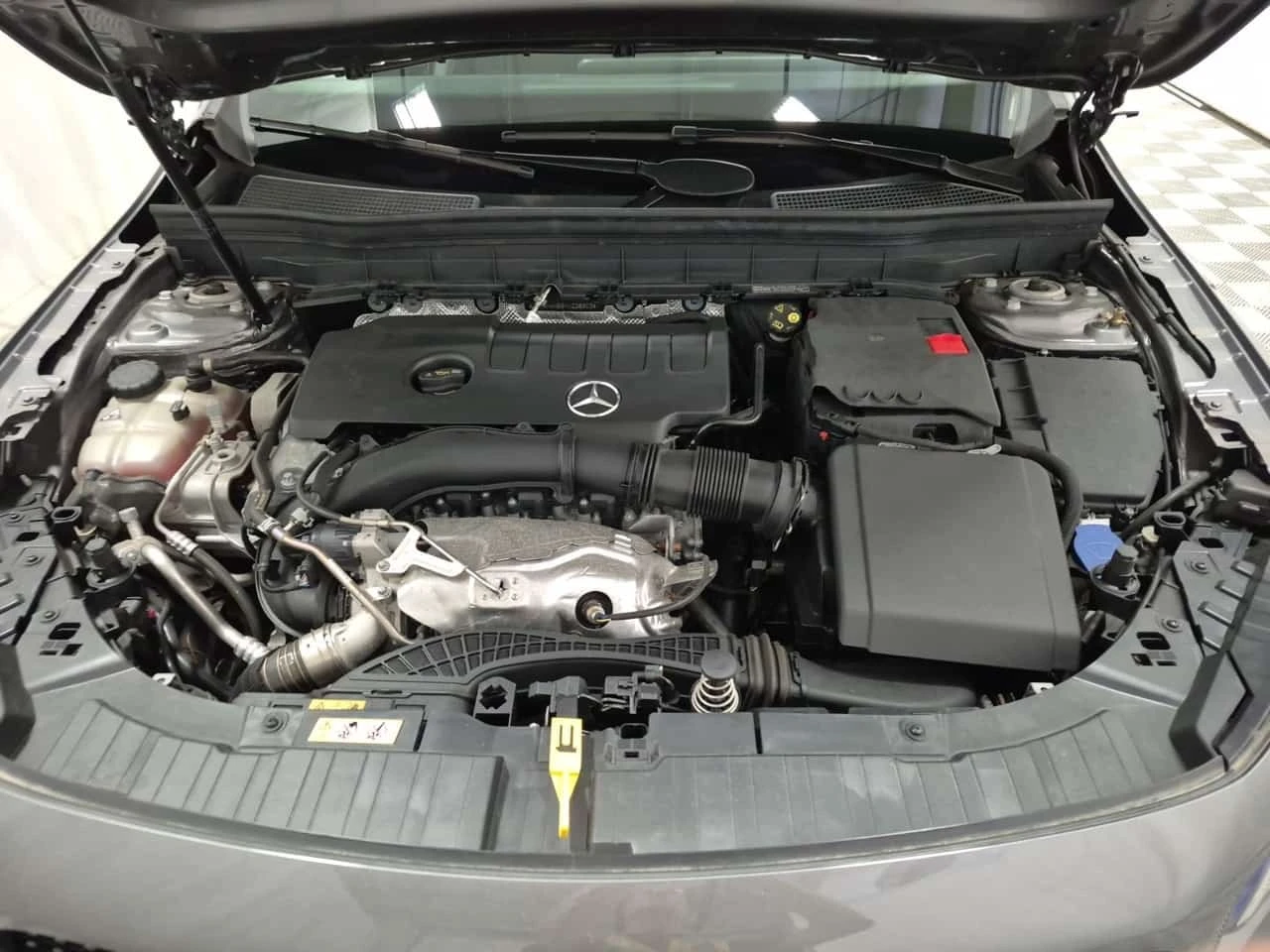 Mercedes-Benz GLB 250 * KEYLESS* ACTIVE PARK ASSIST* ПОДГРЕВ* , снимка 16 - Автомобили и джипове - 56169196