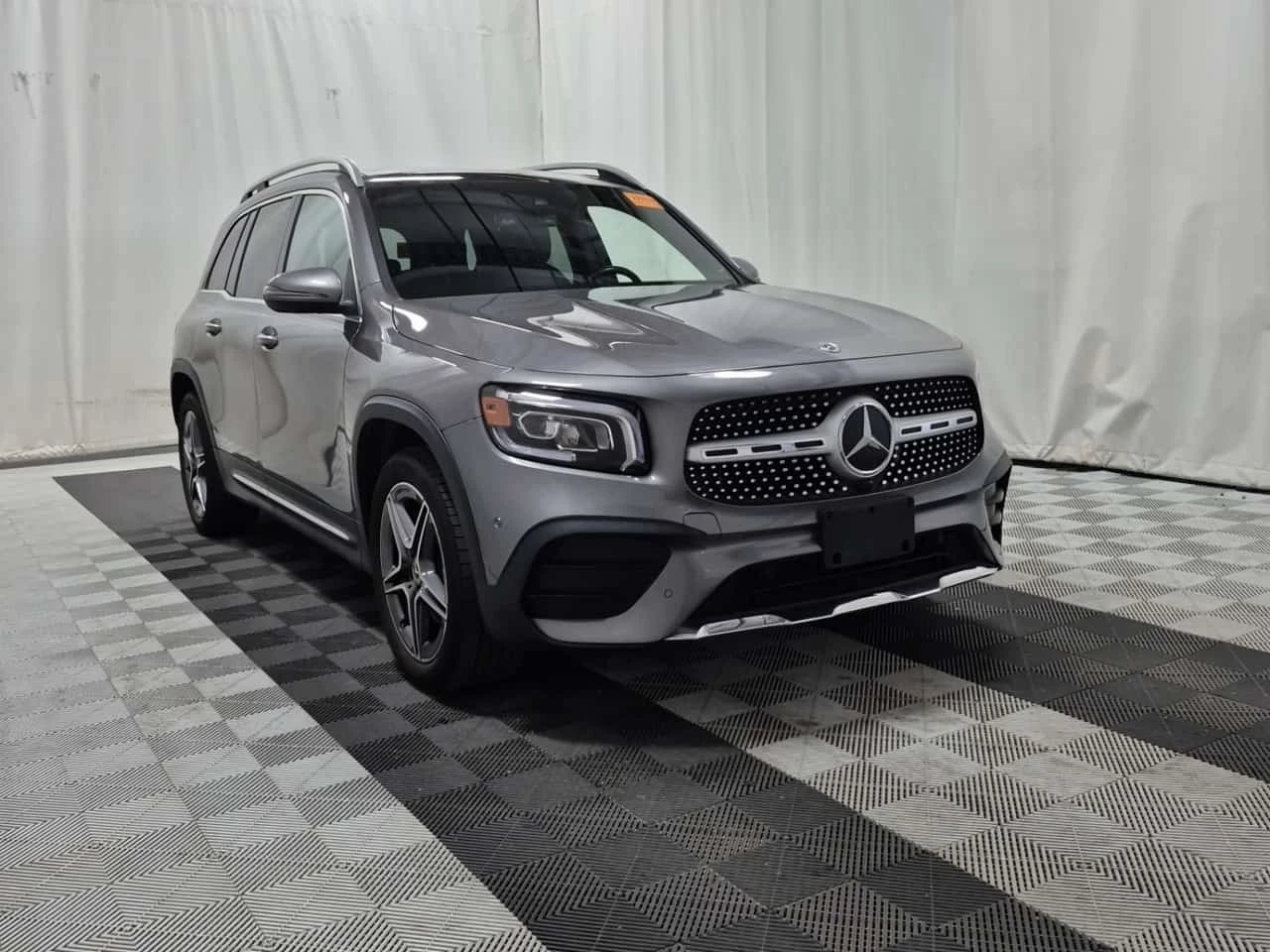 Mercedes-Benz GLB 250 * KEYLESS* ACTIVE PARK ASSIST* ПОДГРЕВ* , снимка 2 - Автомобили и джипове - 56169196