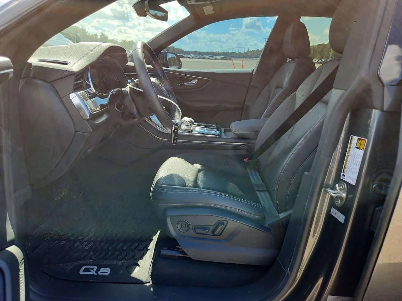Audi Q8 S-Line Premium Plus * CARFAX * АВТОКРЕДИТ, снимка 7 - Автомобили и джипове - 56310017