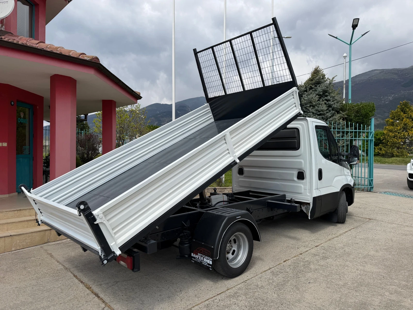 Iveco Daily 3.0HPI* 35C17* Тристранен самосвал* 3.80 метра кош, снимка 12 - Бусове и автобуси - 54149385