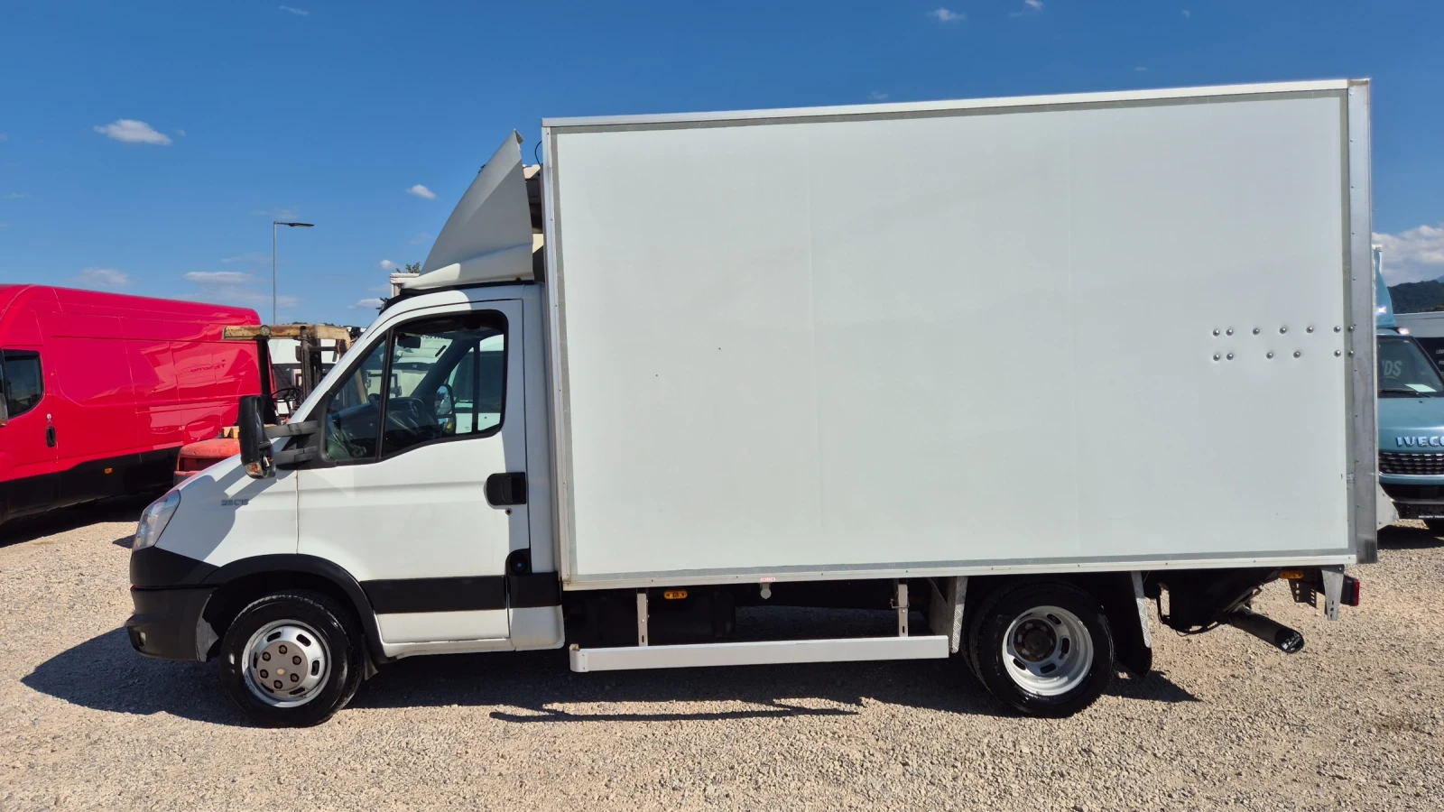 Iveco Daily 35c15* ХЛАДИЛЕН* БОРД* КЛИМАТИК* , снимка 6 - Бусове и автобуси - 55710634