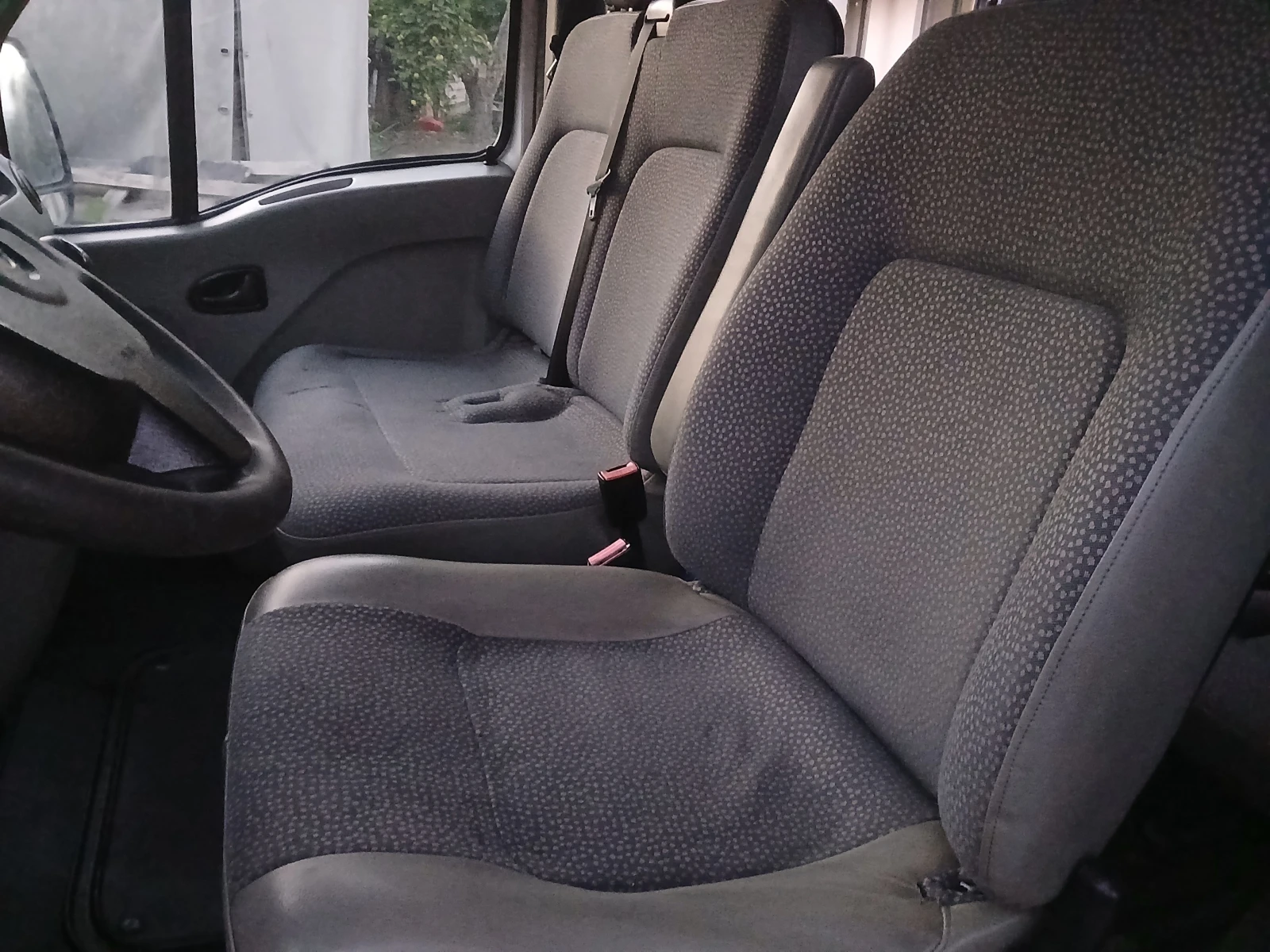 Renault Master 2.5dci-klimatik, снимка 4 - Бусове и автобуси - 55904339