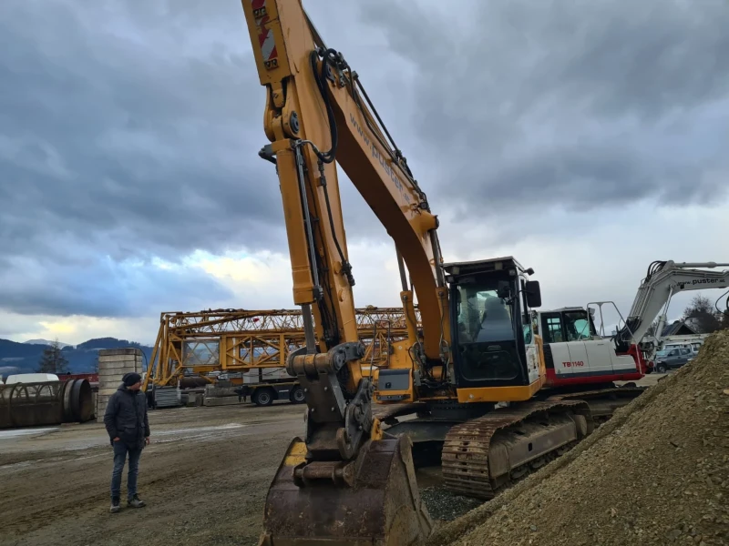 Багер Liebherr R 906 23 300 ТОНА, снимка 1 - Индустриална техника - 48618730