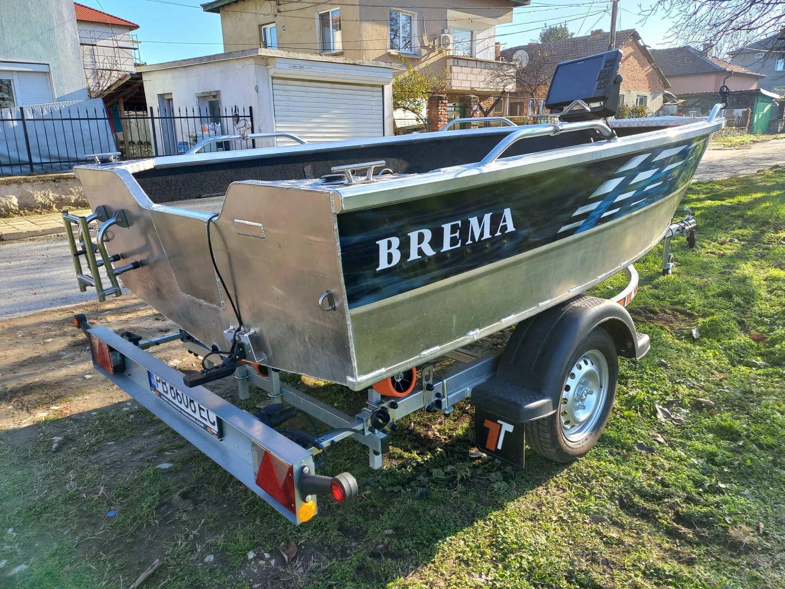 Моторна яхта Bavaria Brema aluminum boat 370V  - изображение 6
