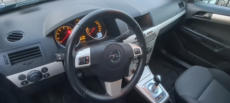 Opel Astra, снимка 11 - Автомобили и джипове - 47654637