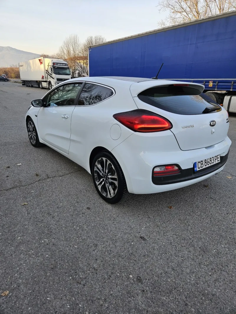 Kia Ceed 1.6 CRDI GT Line 6ck., снимка 2 - Автомобили и джипове - 48013733