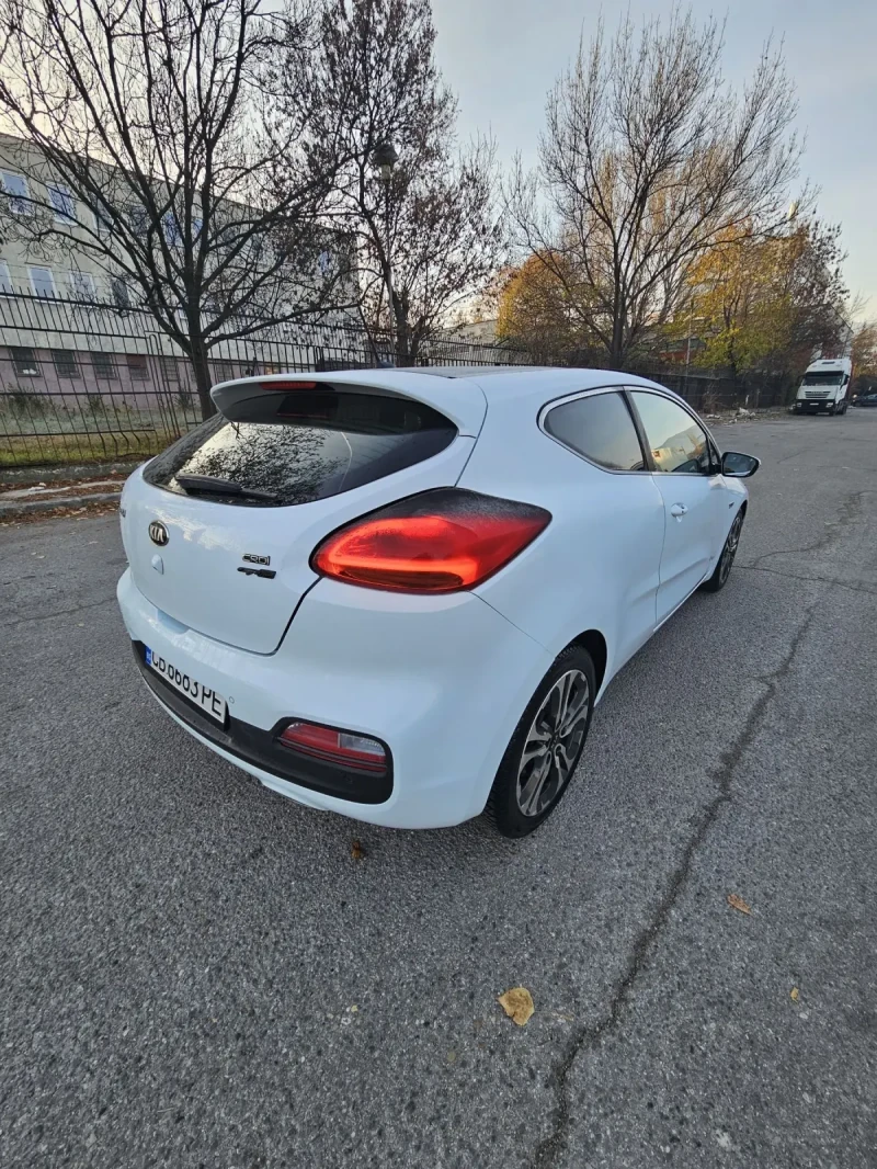 Kia Ceed 1.6 CRDI GT Line 6ck., снимка 3 - Автомобили и джипове - 48013733