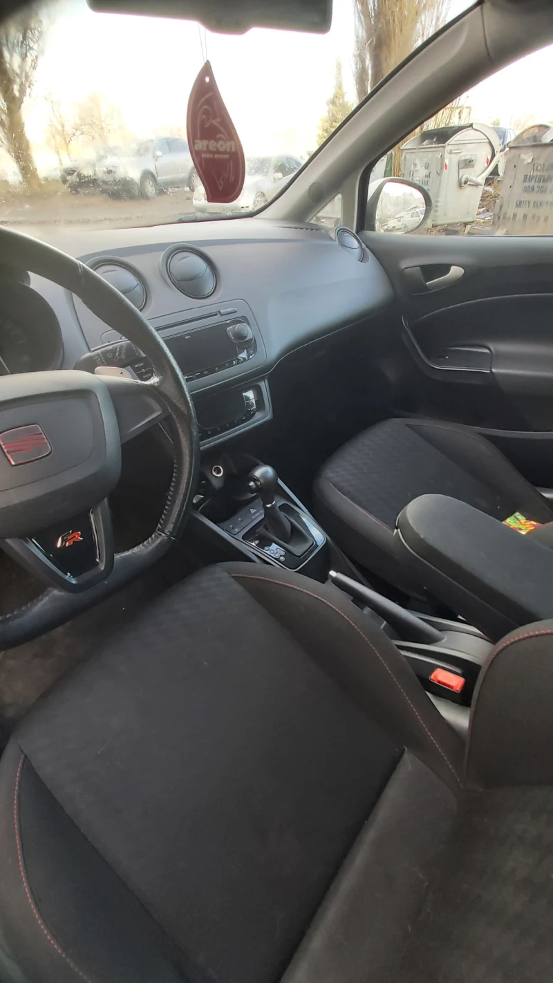 Seat Ibiza спорт, снимка 8 - Автомобили и джипове - 48627812