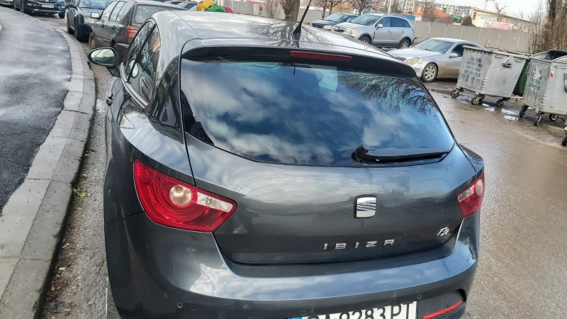 Seat Ibiza спорт, снимка 4 - Автомобили и джипове - 49156887